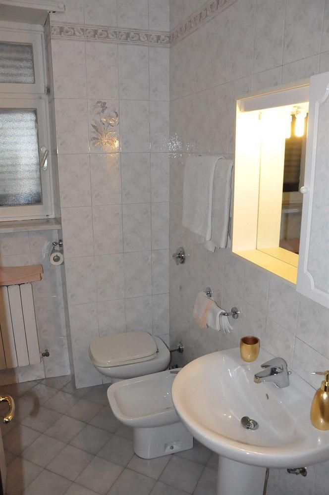 Hotel Vittoriano Турин Экстерьер фото